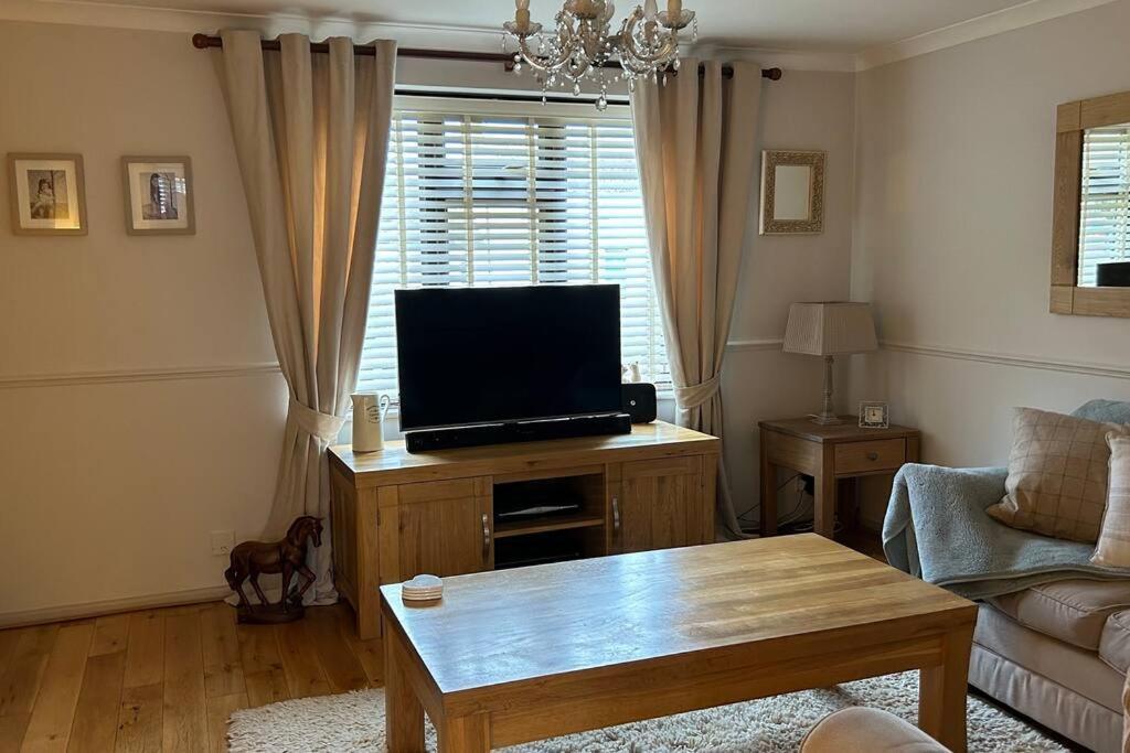 Cosy 2 Bed, Home From Home Haddenham  Eksteriør billede