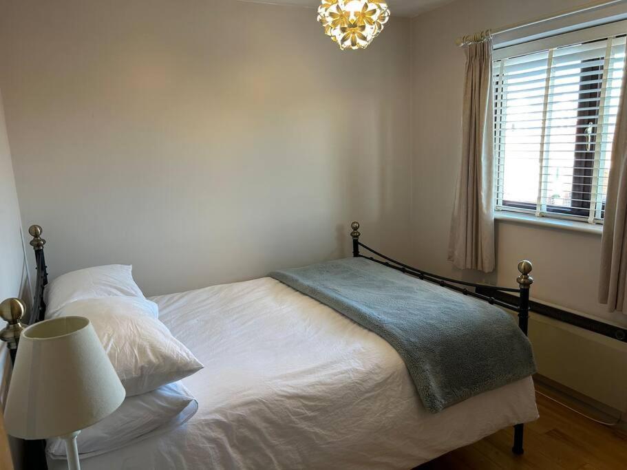 Cosy 2 Bed, Home From Home Haddenham  Eksteriør billede