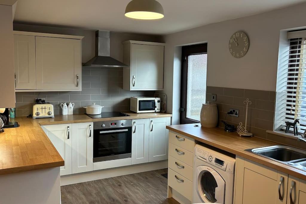 Cosy 2 Bed, Home From Home Haddenham  Eksteriør billede