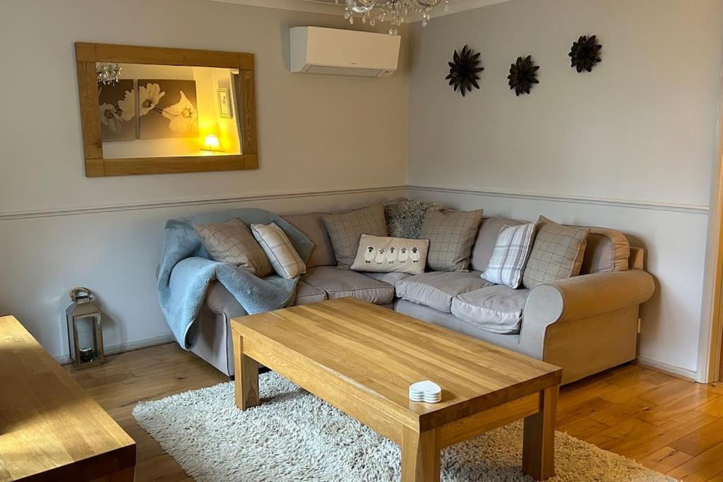 Cosy 2 Bed, Home From Home Haddenham  Eksteriør billede