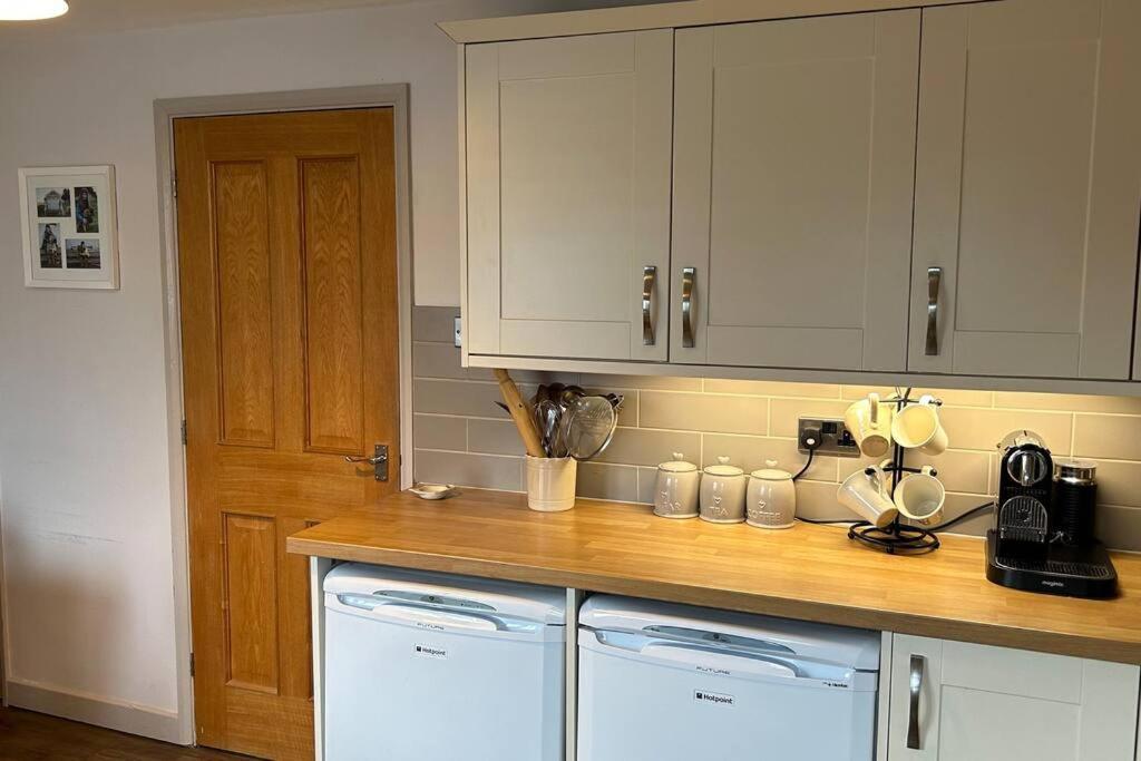 Cosy 2 Bed, Home From Home Haddenham  Eksteriør billede