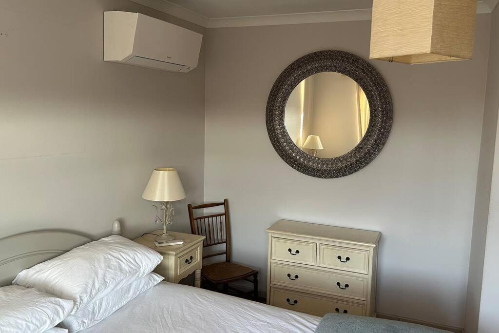 Cosy 2 Bed, Home From Home Haddenham  Eksteriør billede