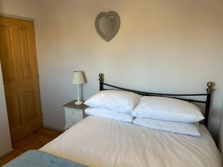 Cosy 2 Bed, Home From Home Haddenham  Eksteriør billede