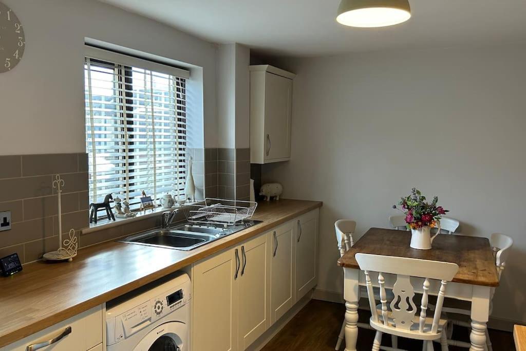 Cosy 2 Bed, Home From Home Haddenham  Eksteriør billede